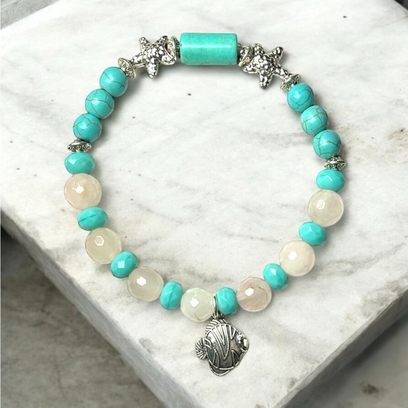 BOUTIQUE Jewelry - Turquoise & White Quartz Stone Bracelet